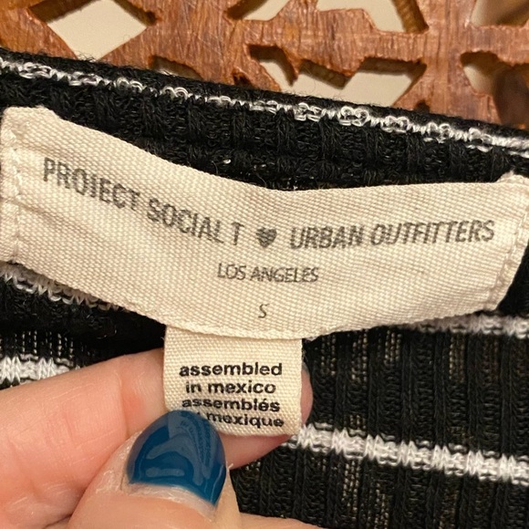 🚺📐Urban Outfitters black striped wrap top - Picture 3 of 8